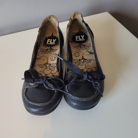 Fly London Flats, VGUC, Size 37 - Picture 2 of 8